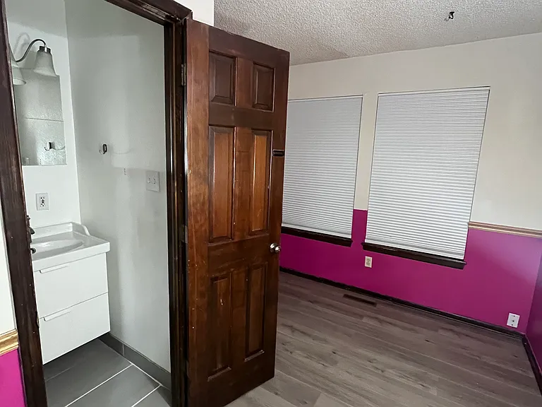 2041 S Helena St #C — Photo 10