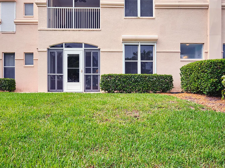 9100 Southmont Cv — Photo 13