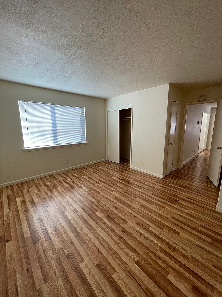 Building Photo - 1416 Calle Oriente #4