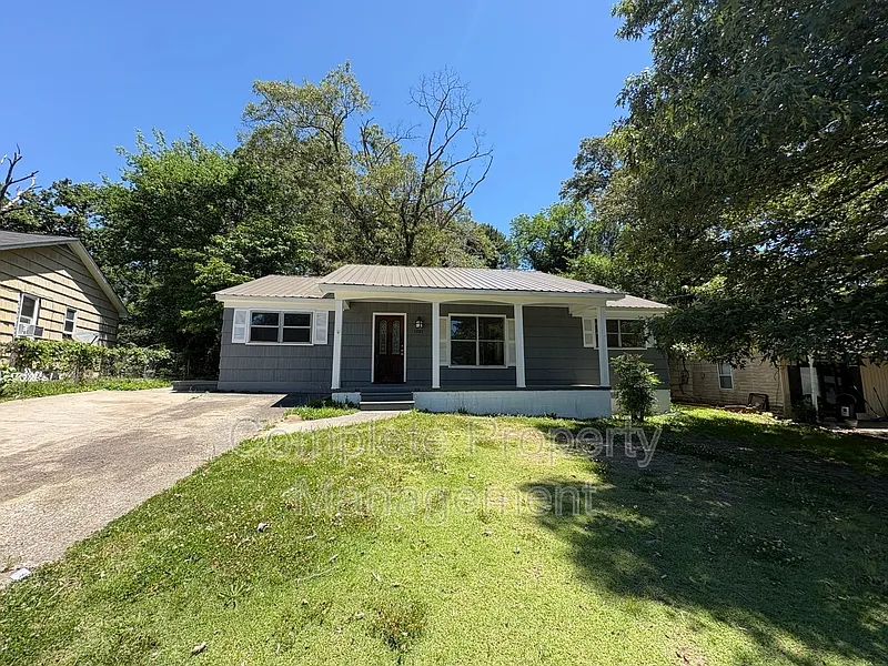 1221 Carol Cir