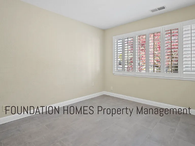 28 Mariner Green Dr — Photo 18
