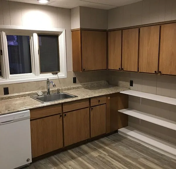 2280 Grandview Ave — Photo 2