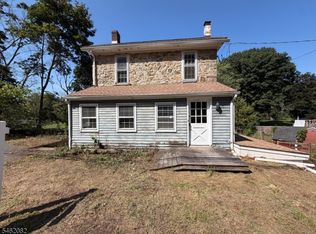 17 Musconetcong River Rd, Hampton, NJ 08827