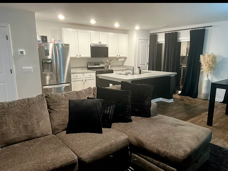 250 Blue Haw Dr — Photo 2