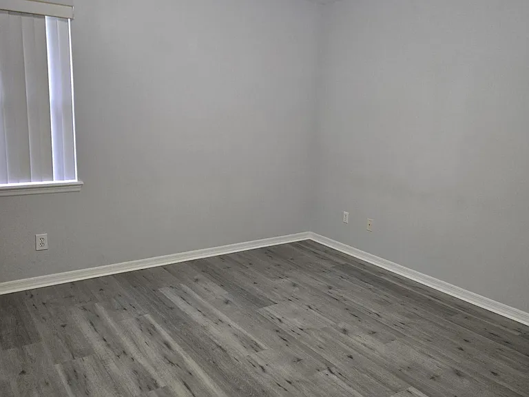 292 Carmel Dr — Photo 17
