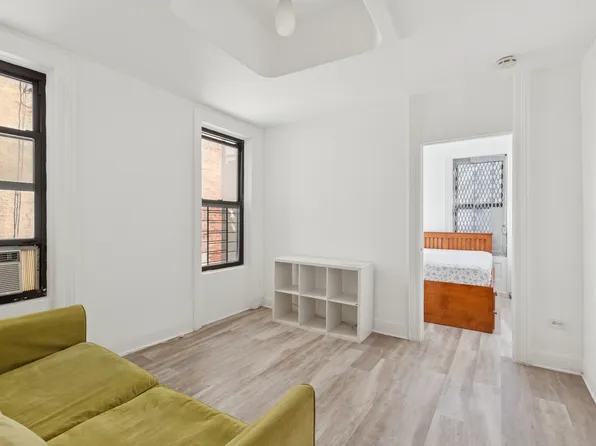 3692 Broadway image 2 of 5