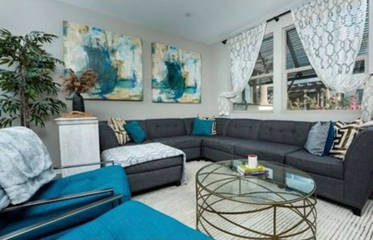3 bed, 3.5 bath, 1787 sqft, $3,950 — Photo 3