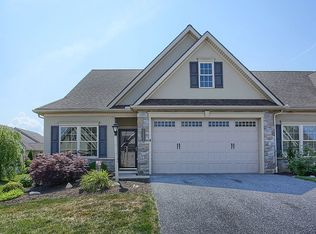 1282 Tumblestone Dr, Mount Joy, PA 17552