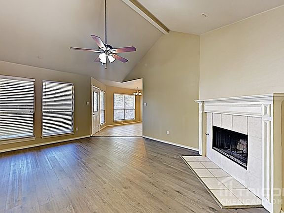 3rd image of 1418 Aviary Dr