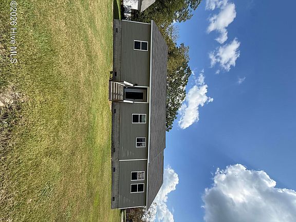 2nd image of 800 E Gordon Street