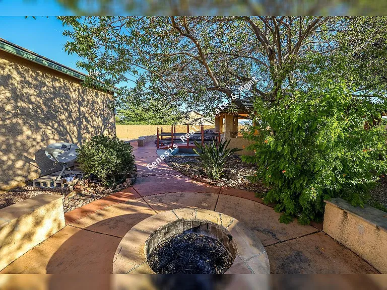 770 W Grantham St — Photo 38