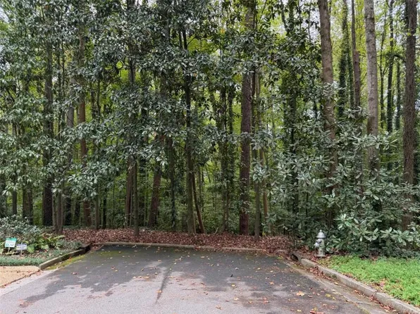 1095 Nawench Dr NW, Atlanta, GA 30327
