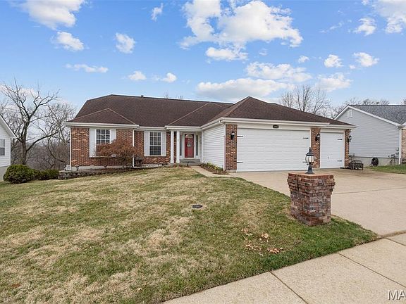 2nd image of 1951 Fox Pointe Dr