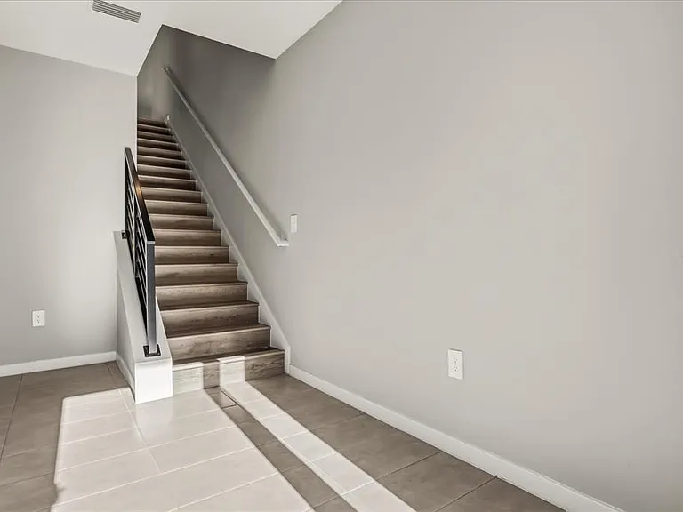 2316 E Concord St #7 — Photo 2