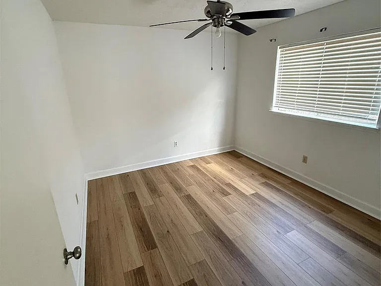 3211 Mesquite Dr — Photo 3