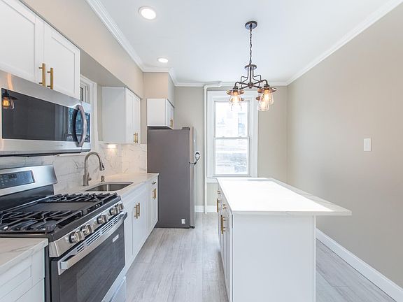3rd image of 389 Ege Ave Floor 1