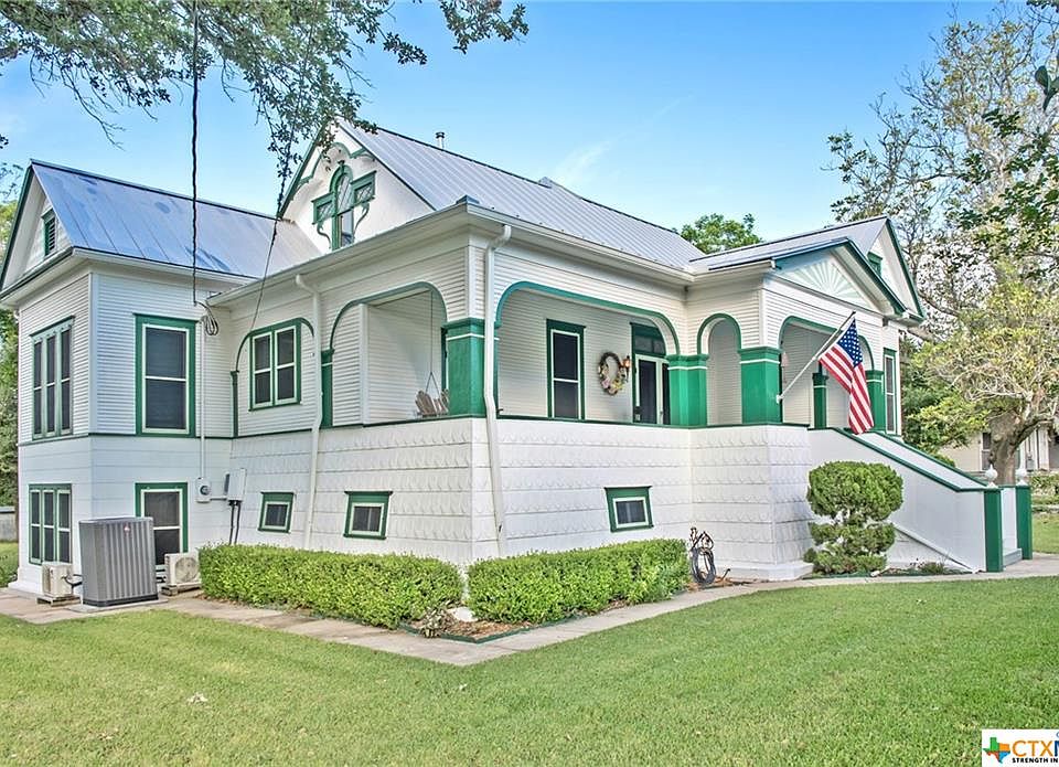 1st image of 208 S Avenue I