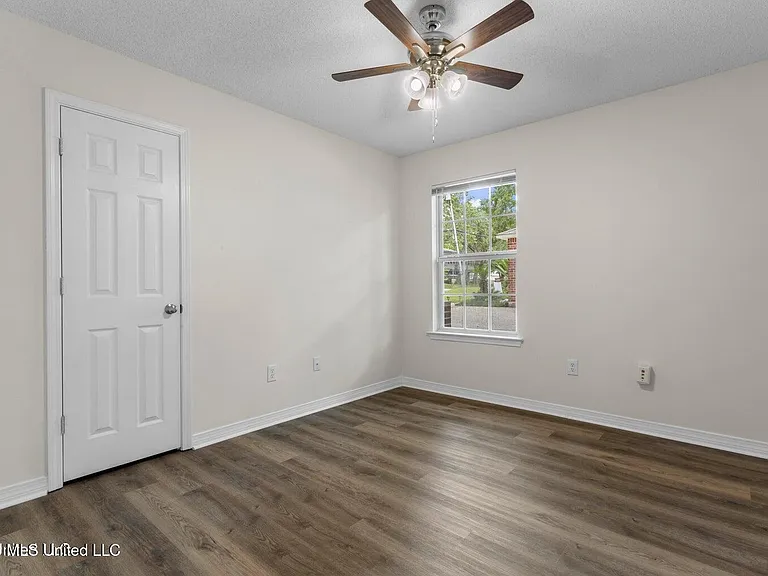 8909 Mermaid Ave — Photo 12