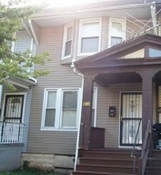 1st image of 528 N Grove St
