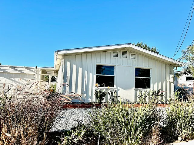 5088 Capehart St — Photo 2