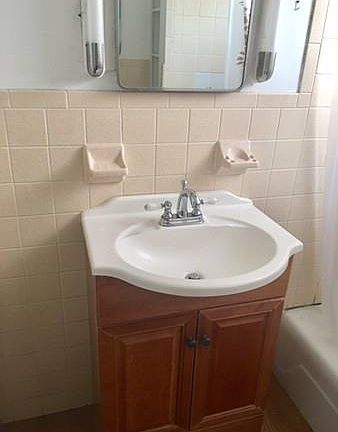 5th image of 34 Willow St #1