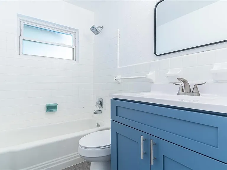 2420 Avenue A NW — Photo 10