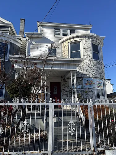 626 Madison Ave Photo 1