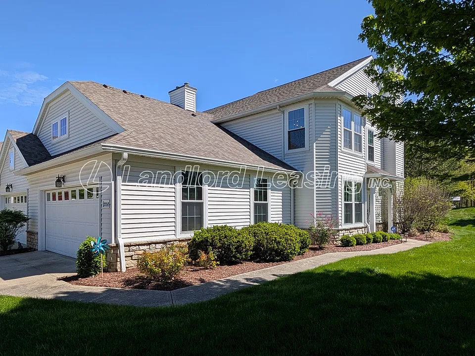 33317 Fairport Dr