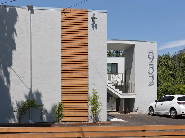 952 45th St APT 2, Oakland, CA 94608