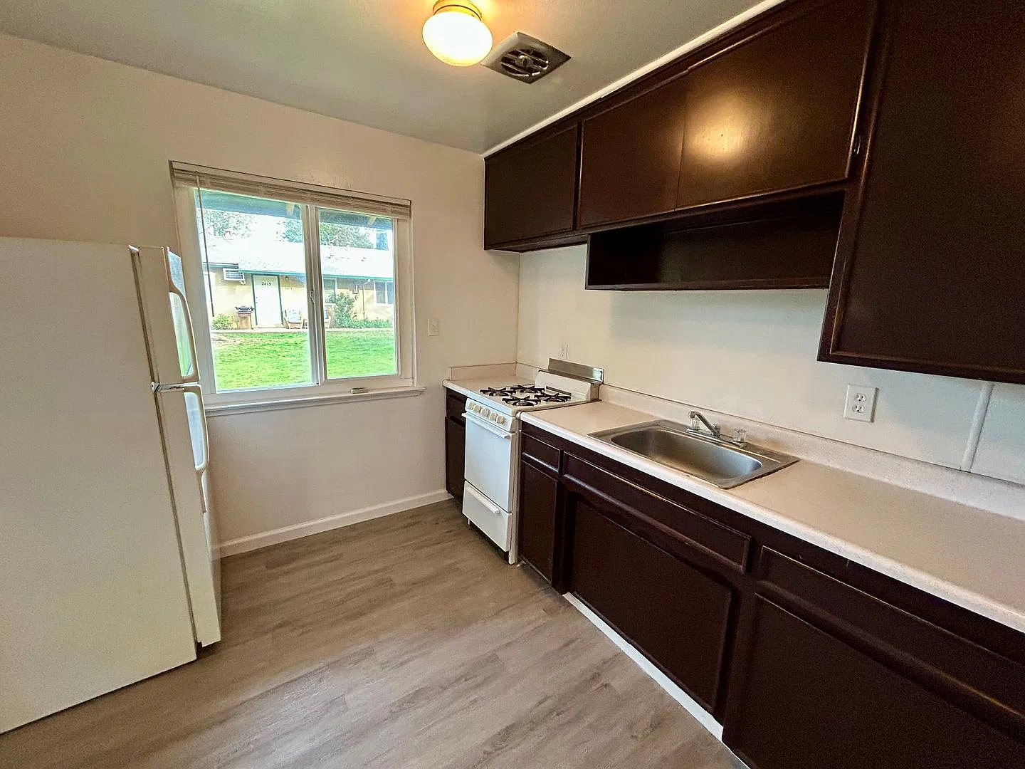 2 bed, 750 sqft, $1,350 — Photo 1