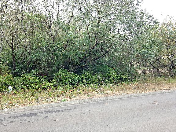 2nd image of 664 Duck Lake Dr NE