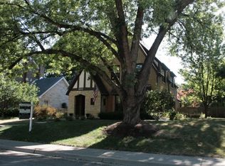 933 Brook St, Elgin, IL 60120