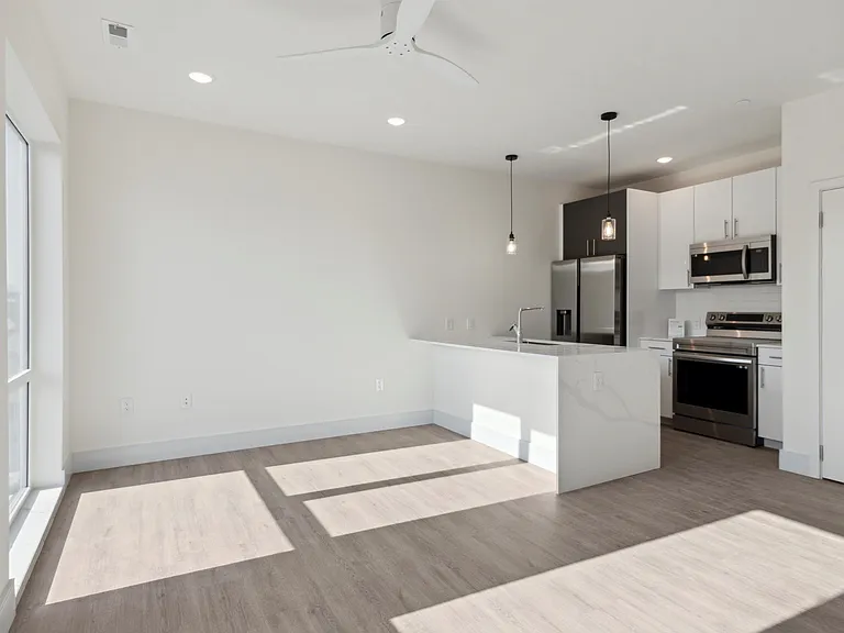 1221 E Fletcher St #405A — Photo 17