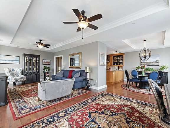 4th image of 232 N Kingshighway Blvd APT 1110