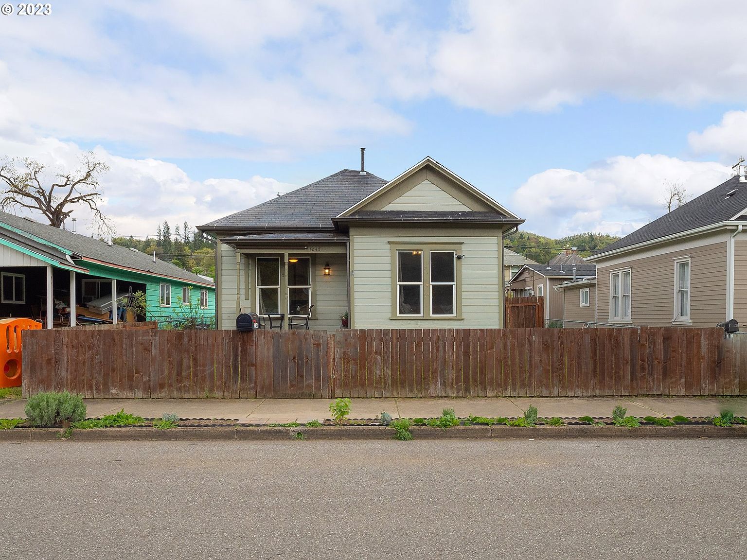 1245 SE Mill St, Roseburg, OR 97470 Zillow