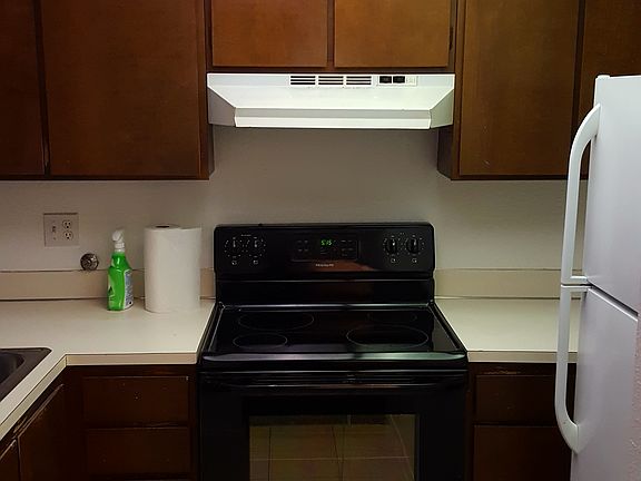 5th image of 21636 29th Ave S #2