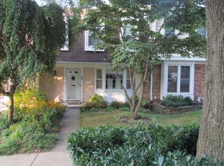 24 E Darby Ct, Gaithersburg, MD 20878