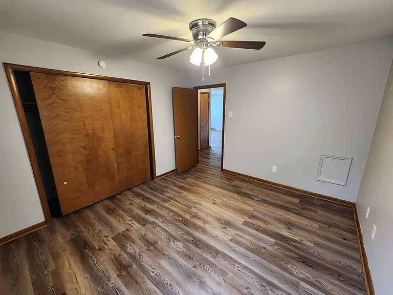 408 Meadow Ln — Photo 10