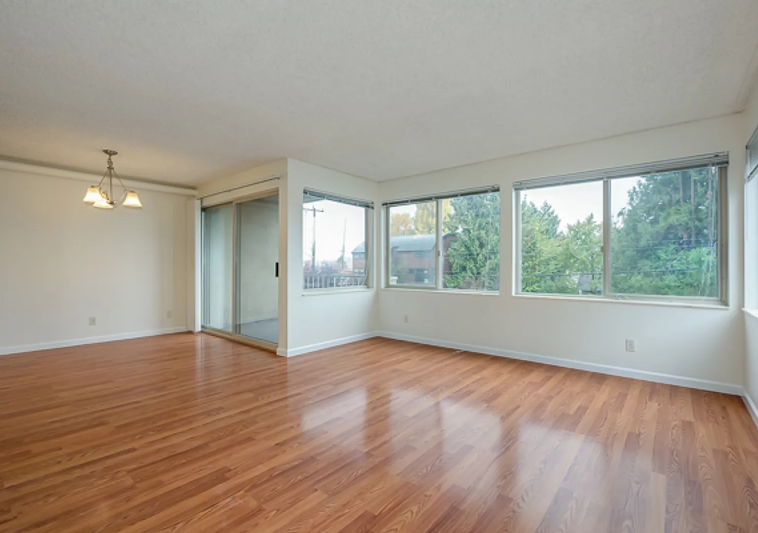 2034 Minor Apartments — Photo 2