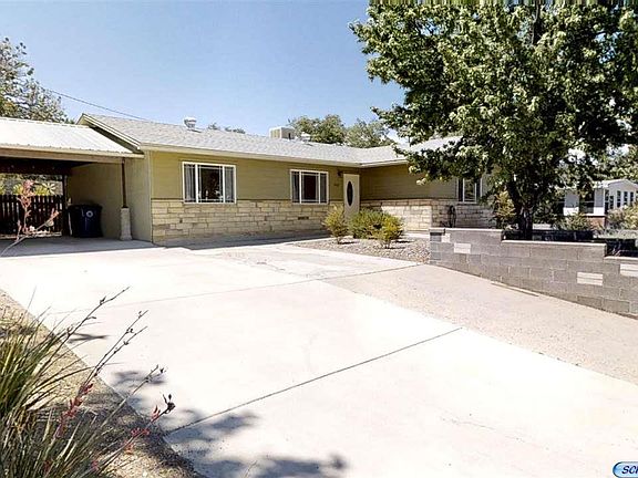 3rd image of 1406 E Valle Dr