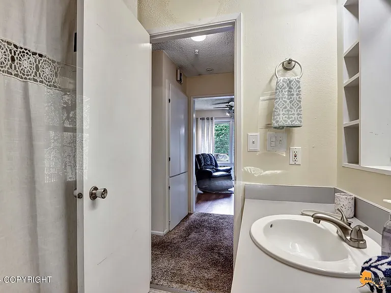 4521 Arctic Blvd #B — Photo 4