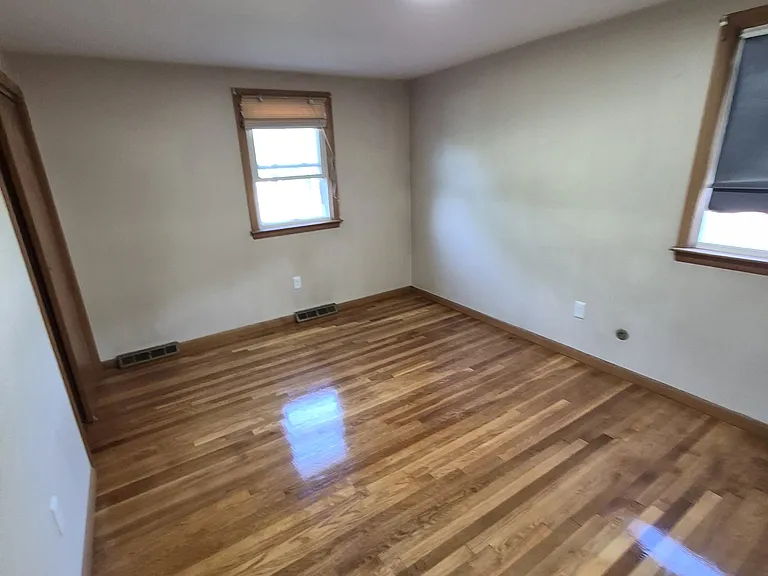 59 Pomona Dr — Photo 13
