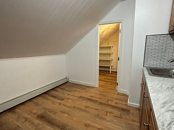 3rd image of 52 Alton St Floor 3
