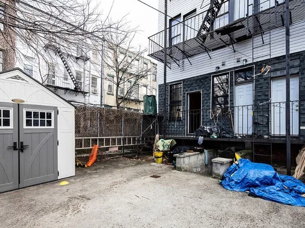 279 Menahan Street image 11 of 15