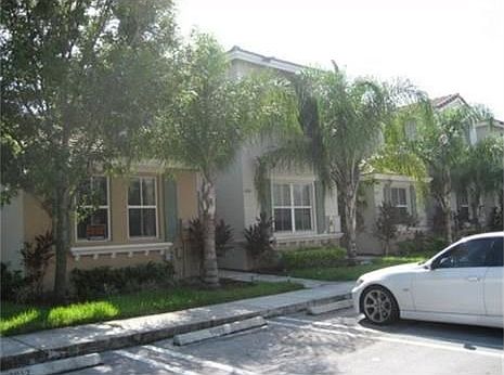1st image of 1021 NE 42nd Pl #1021