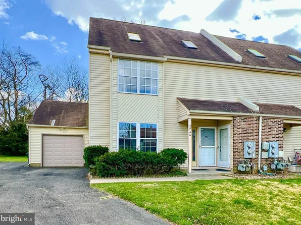 48 Sandybrook Dr, Langhorne, PA 19047