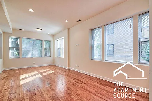 3354 W Wilson Ave Photo 1