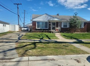 23630 Parklawn St, Oak Park, MI 48237