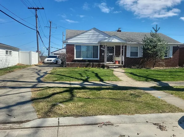 23630 Parklawn St, Oak Park, MI 48237