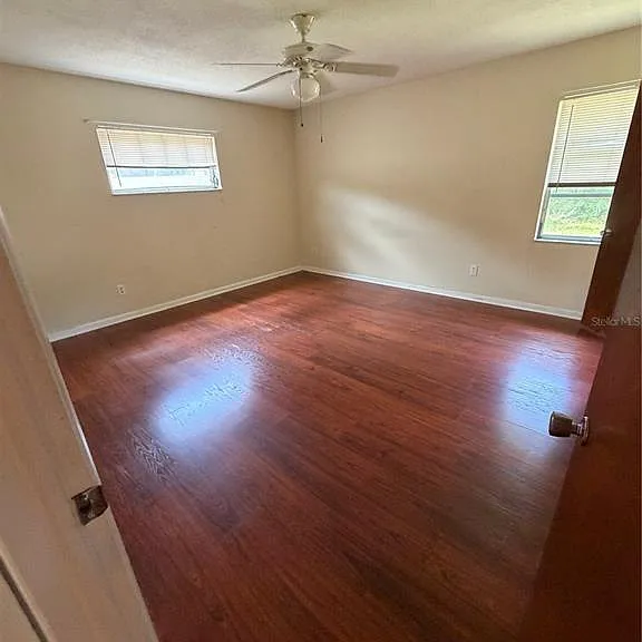 517 London Rd — Photo 8